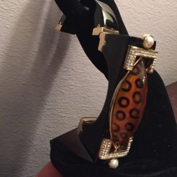 Unique Bracelet (Bangle-Like) - Picture 2 of 4